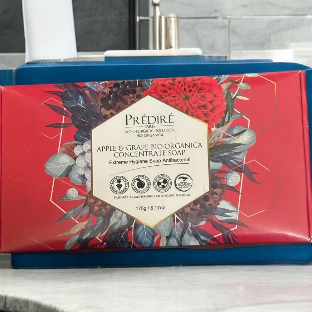 NWOT Prédiré Red Apple & Grape Bio-Organica Soap